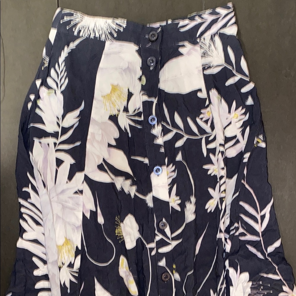 Anna Glover x H&M Size 4 Dark Blue White Floral Print Maxi Burton Up Skirt
